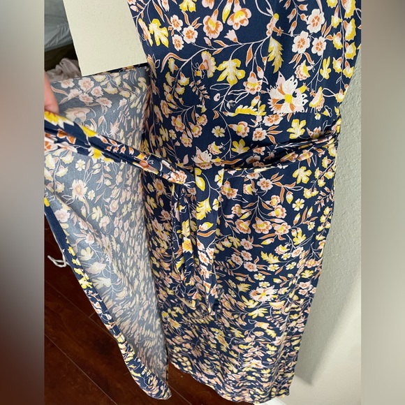 Good threads floral dress Sz medium - Picture 2 of 4